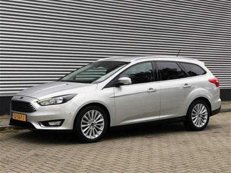 Ford Focus Wagon - 1.0 EcoBoost 100pk Titanium | Navigatie met bluetooth | Parkeersensoren voor en a - 1