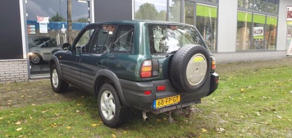 Toyota FunCruiser RAV4 - 2.0i Wagon AUTOMAAT 4X4 APK 07-2020 NAP NL AUTO - 1