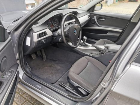 BMW 3-serie Touring - 316i Business Line , 19″, Automatische airco, Automatische dimlichten - 1