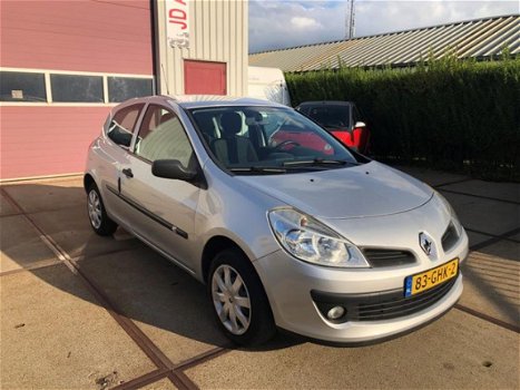 Renault Clio - 1.2-16V Special Line Airco - 1