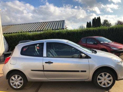 Renault Clio - 1.2-16V Special Line Airco - 1