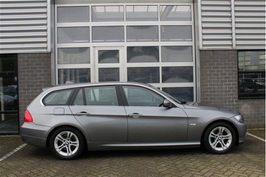 BMW 3-serie Touring - 325i Business Line Lci Navigatie Xenon Pdc N.A.P - 1