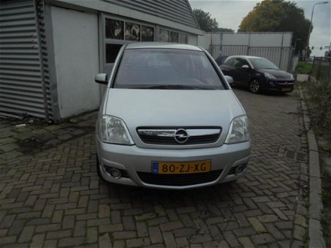 Opel Meriva - 1.6-16V Essentia - 1