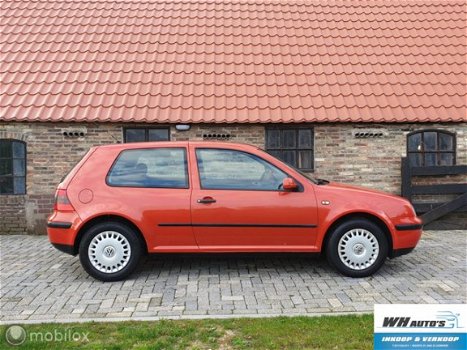 Volkswagen Golf - 1.6 Highline mooie auto Nieuwe apk - 1