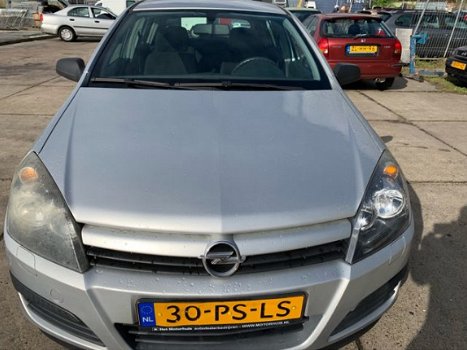 Opel Astra - 1.4 Essentia - 1