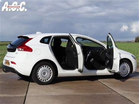 Volvo V40 - 1.6 D2 Kinetic Business Navi Trekhaak Airco - 1