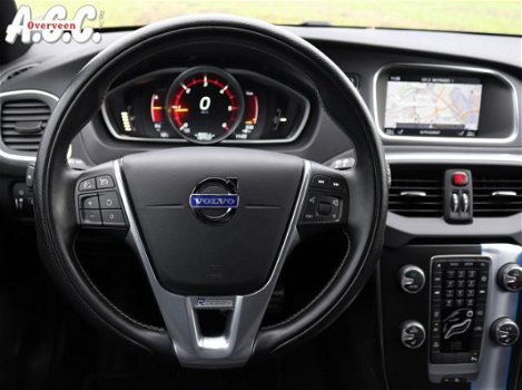 Volvo V40 - 1.6 D2 R Design Leer Xenon Navi ECC PDC V+a - 1