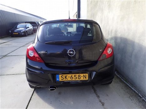 Opel Corsa - 1.2-16V Cosmo - 1