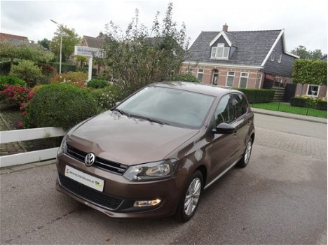 Volkswagen Polo - 1.2 Style 5-DEURS AIRCO STOELVERWARMING TOFFEE BRUIN DEALER ONDERHOUDEN MOOIE AUTO - 1