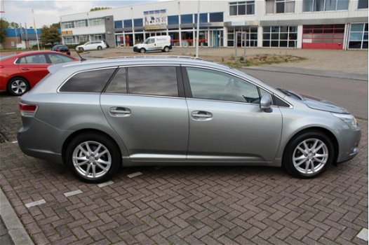 Toyota Avensis Wagon - 1.8 VVTi Business | Rijklaar | Automaat | Cruise | Navi | Clima | Bluetooth | - 1