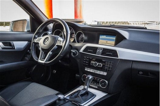 Mercedes-Benz C-klasse - 180 AMG Automaat Xenon | Navi | PDC V+A | Clima | 18'' LMV | NL 1e Eig. Aut - 1