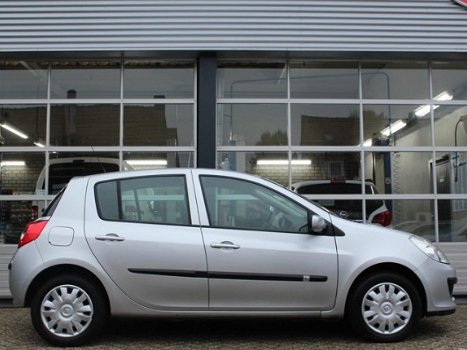 Renault Clio - 1.5 dCi Rip Curl (1e Eigenaar, Airco, Trekhaak, Elektr.Ramen, Cruise Ctrl, Radio-CD, - 1