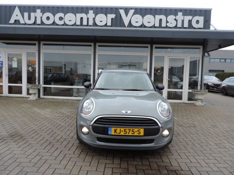 Mini Mini One - D 1.5 Business 50 procent deal 6.375, - ACTIE Zwart LMV / Telefoon / Cruise / Navi / - 1