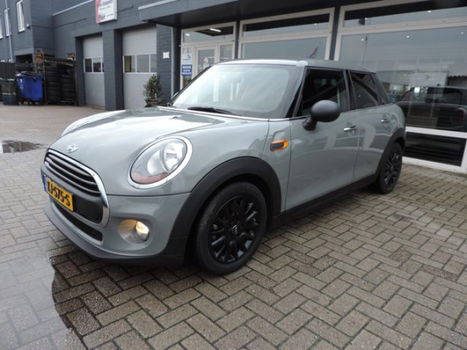 Mini Mini One - D 1.5 Business 50 procent deal 6.375, - ACTIE Zwart LMV / Telefoon / Cruise / Navi / - 1