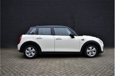 Mini Mini Cooper - 5-deurs 1.5 BUSINESS /Navigatie/Connected/Airco/Cruise Control/LM velgen/Etc. NP