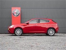 Alfa Romeo Giulietta - 1.4 T Distinctive | Stoelverwarming | 17''