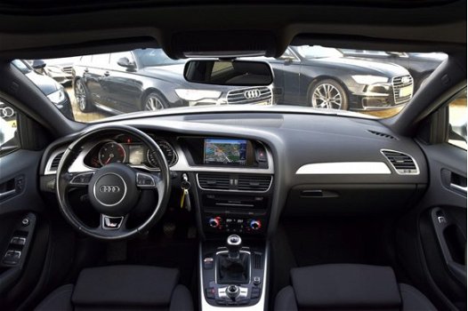 Audi A4 Avant - 2.0 TDi S-Line 01-2015 | Sport | Panorama | Xenon | NaviXXL | DVD | PrG | Chroom - 1