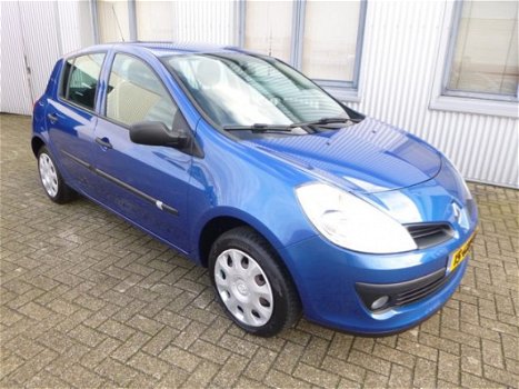 Renault Clio - 1.2 16V 5 deurs + Airco - 1