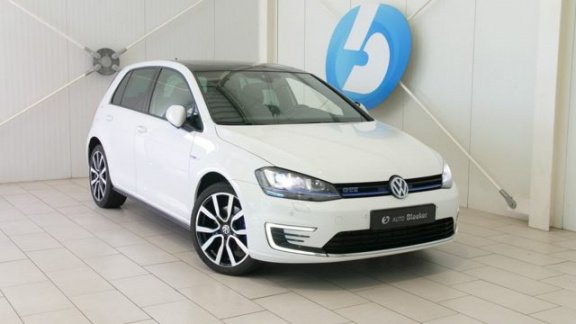 Volkswagen Golf - 1.4T GTE 204pk Navi Pano Xenon Cruise 15% bijtelling - 1