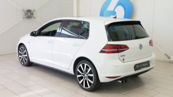 Volkswagen Golf - 1.4T GTE 204pk Navi Pano Xenon Cruise 15% bijtelling - 1