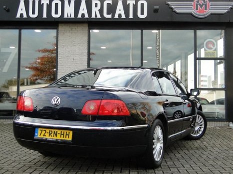 Volkswagen Phaeton - 3.2 V6 5p. Aut. | YOUNGTIMER | APK tot 2021 | Standkachel | Luchtvering | Xenon - 1