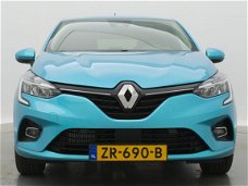 Renault Clio - TCe 100 Intens *Demo Voordeel* // Navi / 16 inch Lichtmetaal / Parkeersensoren / LED