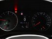 Renault Clio - TCe 100 Intens *Demo Voordeel* // Navi / 16 inch Lichtmetaal / Parkeersensoren / LED - 1 - Thumbnail