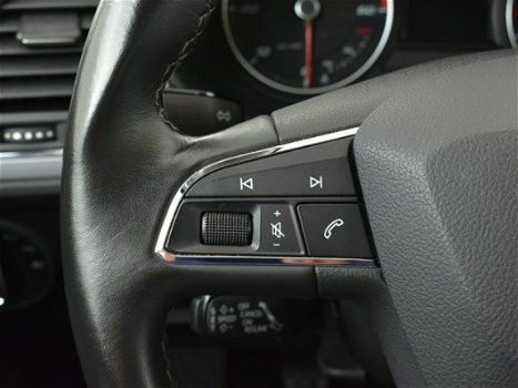 Seat Leon ST - 1.6 TDI EURO6 115 pk Style Business Intense Navigatie | PDC v+a | DAB Radio | Met Fab - 1