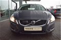 Volvo V60 - 2.0T Momentum Business Pack Pro, BLIS, Parkeer sensoren voor + achter - 1 - Thumbnail