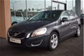 Volvo V60 - 2.0T Momentum Business Pack Pro, BLIS, Parkeer sensoren voor + achter - 1 - Thumbnail