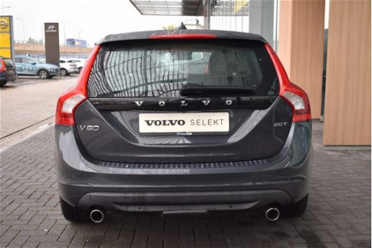Volvo V60 - 2.0T Momentum Business Pack Pro, BLIS, Parkeer sensoren voor + achter - 1