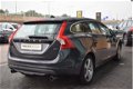 Volvo V60 - 2.0T Momentum Business Pack Pro, BLIS, Parkeer sensoren voor + achter - 1 - Thumbnail