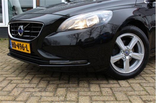 Volvo V40 - 2.0 D2 Summum Business Trekhaak / Cruise / Clima / PDC / Nette staat - 1