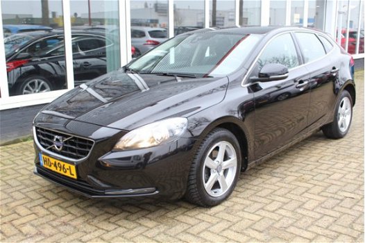 Volvo V40 - 2.0 D2 Summum Business Trekhaak / Cruise / Clima / PDC / Nette staat - 1