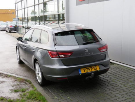 Seat Leon ST - 1.6 TDI Ecomotive Lease Sport Trekhaak Leder/Alcantara LED Koplampen Navi Clima PDC - 1