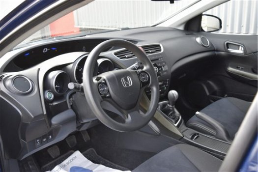 Honda Civic - 1.4 Comfort cruise control, PDC, trekhaak, stoelverwarming, climate control - 1