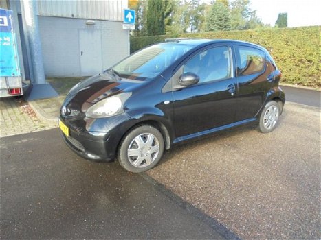 Toyota Aygo - 1.0-12V + - 1