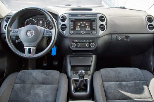 Volkswagen Tiguan - 1.4 Tsi 160pk Sport&Style, PDC+assist, Navigatie, Trekhaak, Telefoon - 1