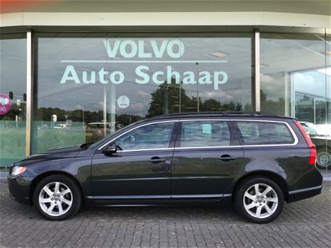 Volvo V70 - T4 180 pk Limited Edition Automaat Meesturende xenon Verwarmbare voorstoelen - 1