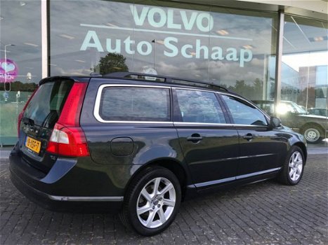 Volvo V70 - T4 180 pk Limited Edition Automaat Meesturende xenon Verwarmbare voorstoelen - 1