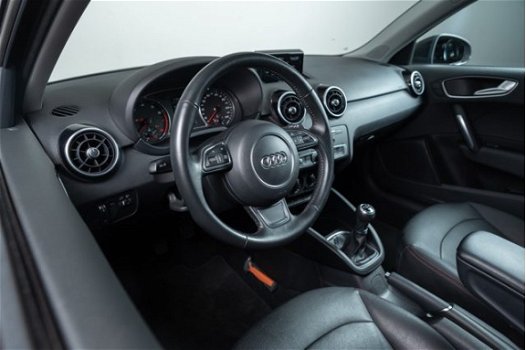 Audi A1 Sportback - 1.0 TFSI 95pk Adrenalin / Zwart lederen bekleding met rode stiksel / Shirazrood - 1