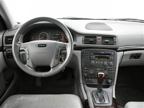 Volvo S80 - 2.9 MOMENTUM 196 PK AUT. + CLIMATE/CRUISE CONTROL / STOELVERWARMING / TREKHAAK - 1