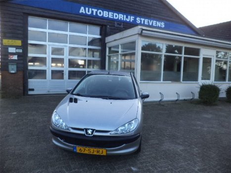 Peugeot 206 - 1.4 One-line 5 DRS./STUURBEKRACHTIGING/NETTE AUTO APK 06-02-2020 - 1