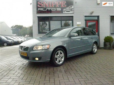 Volvo V50 - 2.5 T5 AWD Kinetic -230 PK-CLIMA-TREKHAAK-LMV - 1