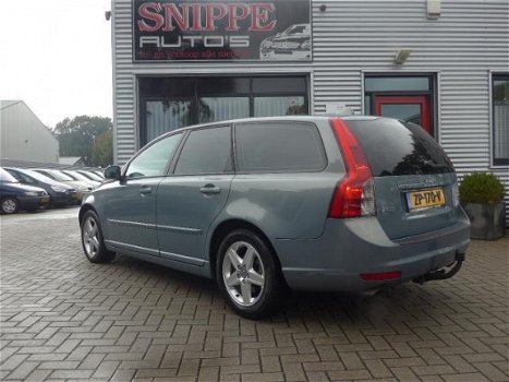 Volvo V50 - 2.5 T5 AWD Kinetic -230 PK-CLIMA-TREKHAAK-LMV - 1