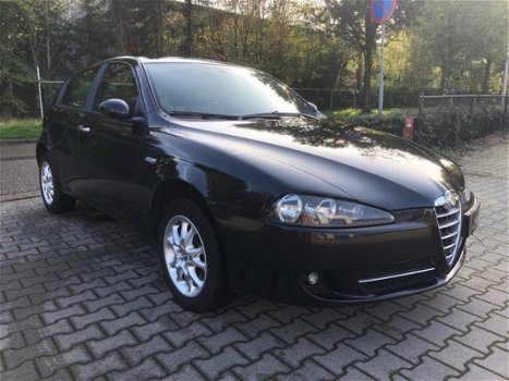 Alfa Romeo 147 - 2.0 TS Business Pro, Leder, 1 eig - 1