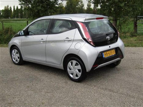 Toyota Aygo - 1.0 VVT-i x-play , rijk uitgerust, 5 drs, origineel NL en NAP - 1