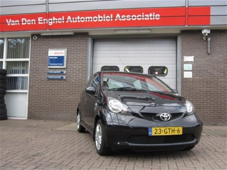 Toyota Aygo - 1.0-12V + - 1