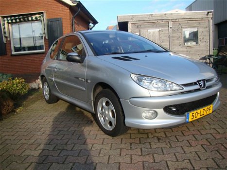 Peugeot 206 - 1.4 Quiksilver - 1