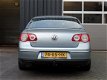 Volkswagen Passat - 2.0 FSI Comfortline Automaat, Xenon, Cruise, Clima, Trekhaak, LM velgen - 1 - Thumbnail